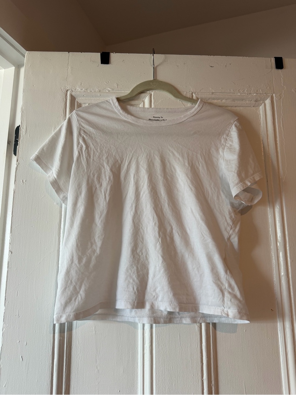 Abercrombie & Fitch Skimming Women's White Crewneck Tee